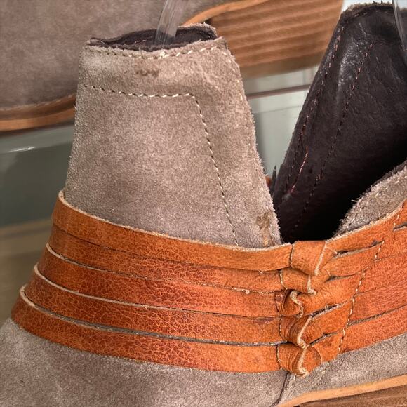 Diba True Sly Fox Gray Leather and Suede Ankle Booties 6 - Picture 3 of 9